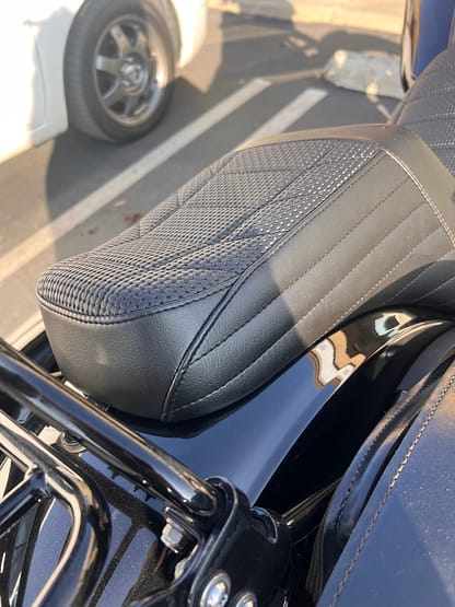 Le Pera Tailwhip Seat for M8 Softail - Image 13